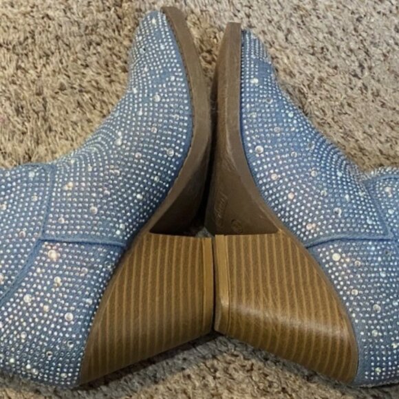 Forever River Denim Blue Gem/Bling Cowboy Western Ankle Boots Women's 6 1/2 - Picture 3 of 5